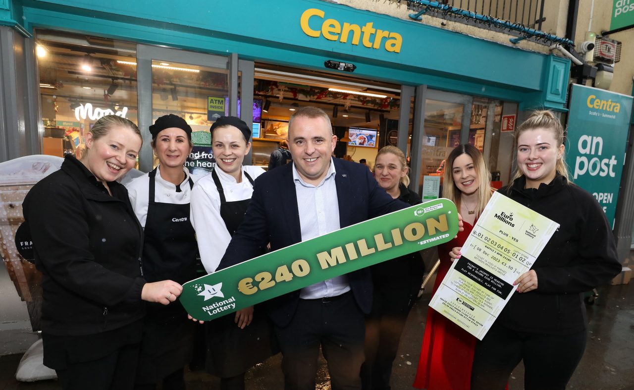 NO REPRO FEE: 7th December 2023. Shop owner Geoff Scally was pictured alongside Sarah Orr (2nd right) from the National Lottery with staff Paula Corrigan, Irina Armas, Karen Comey, Julie Lynch, Sarah Orr, National Lottery and Rachel McDermott at his Centra Summerhill store in Co. Meath where excitement has been building amongst customers ahead of Friday night’s €240 million (est) EuroMillions draw. (Pic: by Mac Innes Photography)