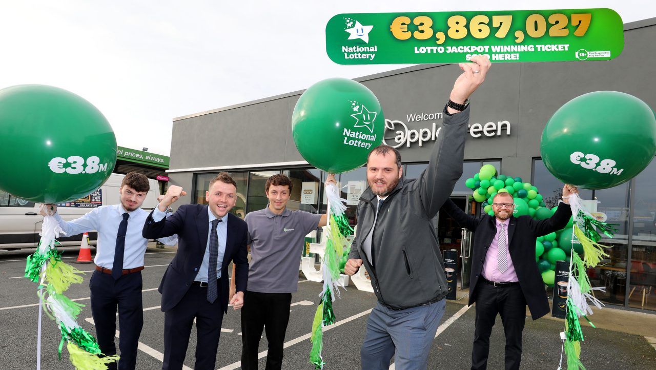 NO REP{RO FEE. 6th October 2023. A service station in Balbriggan and a corner shop in the heart of Dublin 8 were today confirmed as the selling locations for Wednesday nightâ  s jackpot winning tickets worth a staggering â ¬3,867,027 each. Pictured during celebrations at the station in Balbriggan are Mathew McKenna, Shane Kenny, National Lottery, Diathi Murphy Ashley Folder, Regional Manager Applegreen and Simon Reenan National Lottery. Pic Mac Innes Photography