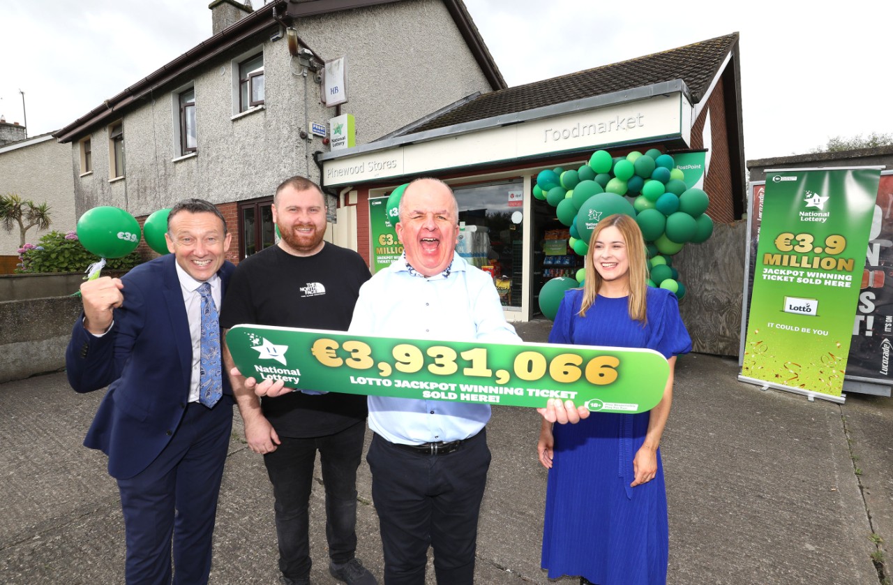 NO REPRO FEE: 11th July 2023. €3.9m Lotto jackpot win for Balbriggan store over the weekend. There were cheers and celebrations in the coastal town of Balbriggan today as Pinewood Stores was announced as the selling location for Saturday night’s winning Lotto jackpot ticket worth €3,931,066. 
Shop owner David Fitzgibbon (centre right) celebrates the great news with staff member Joey Kelly (centre left), David Woods National Lottery area representative and Sarah Orr from the National Lottery. Pic: Mac Innes Photography.